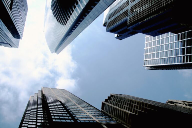 Investir em imóveis em 2025: ainda vale a pena?