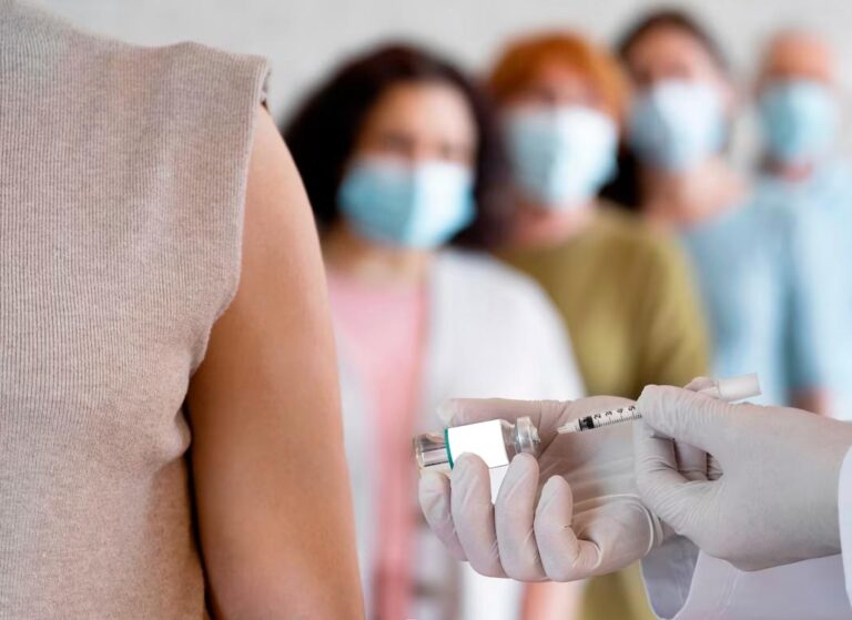 A importância da vacinação em adultos